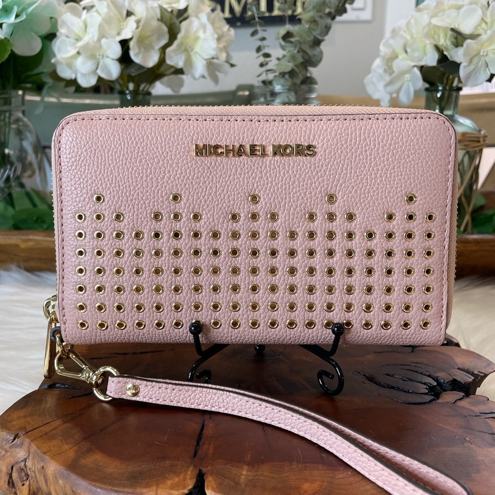 (MT189) NWOT Michael Kors Hayes Multifunction Studded Phone Case/Wallet